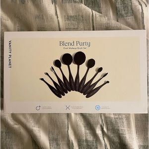 Vanity Planet Blend Party Oval Makeup Brush Set